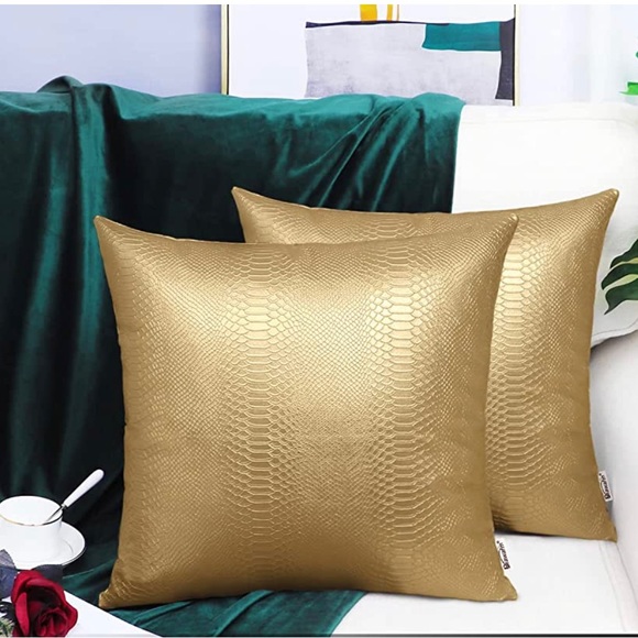 Brawarm decorative throw pillow - Picture 1 of 1